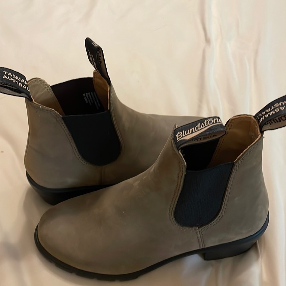 Blundstone booties. Size 7 1/2.  NWOT